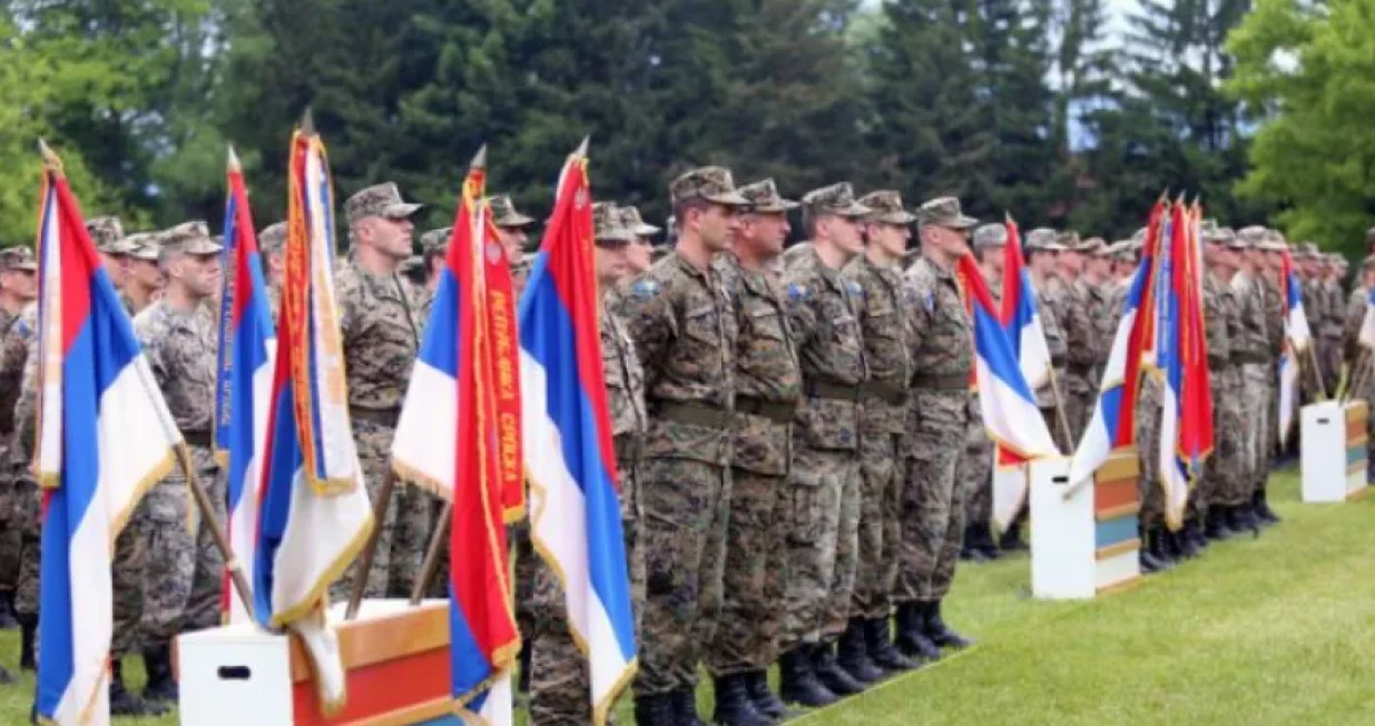 HELEZ POSLAO PORUKU VIŠKOVIĆU I GENERALIMA IZ RS: Nećete ući u kasarnu...