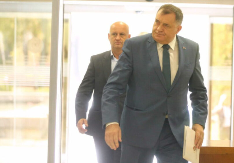 VUKANOVIĆ JAVNO OBRUKAO DODIKA: Ko je sada izdajnik? Moliš bošnjake za sastanak...