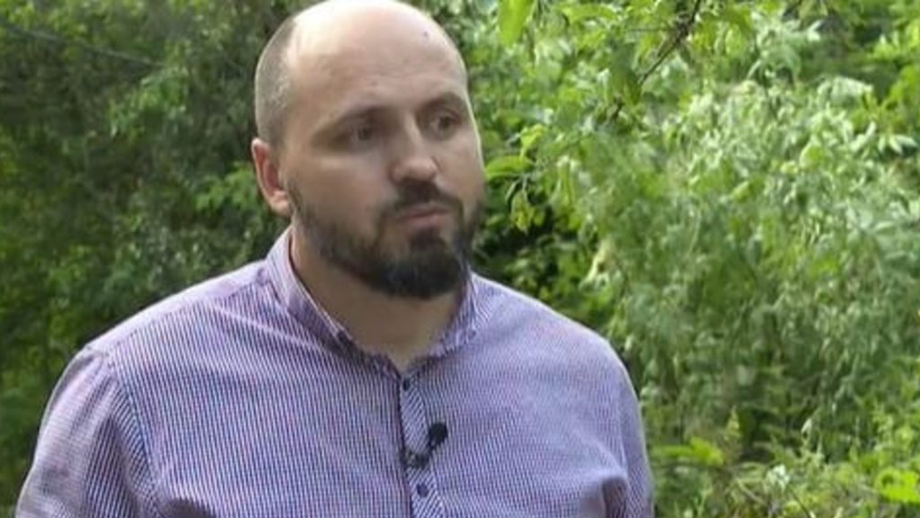 Sin žrtve Srebrenice razgovarao s vojnim licem koje mu je oca predalo u smrt: “Bio je učitelj, a ne zločinac”