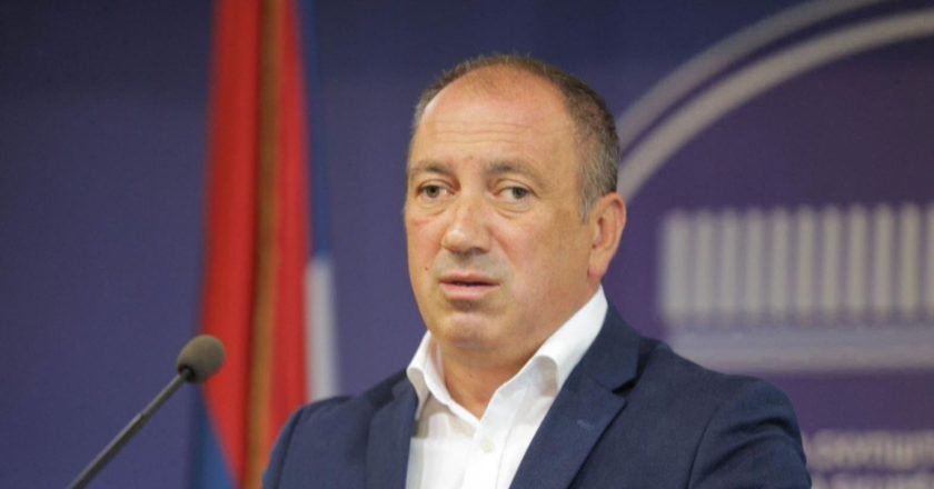 Crnadak uz stihove Zabranjenog pušenja komentarisao Dodikovo saslušanje: “Para vrti tamo gdje burgija ne može”