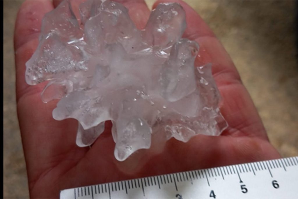 Nevrijeme pogodilo Hrvatsku: Padao grad veličine 5 cm, crvena upozorenja na snazi