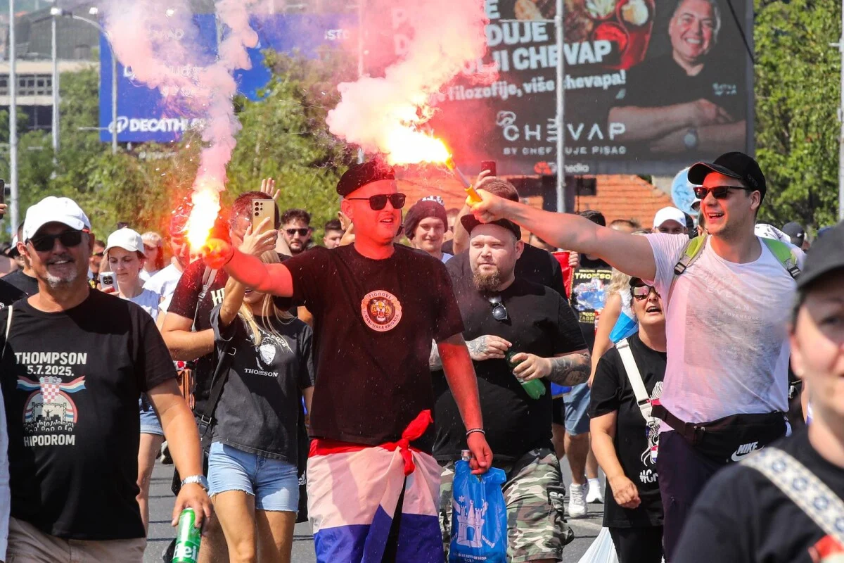 Thompsonovi fanovi stigli u Zagreb: Zastave Herceg-Bosne i natpisi iz BiH na ulicama