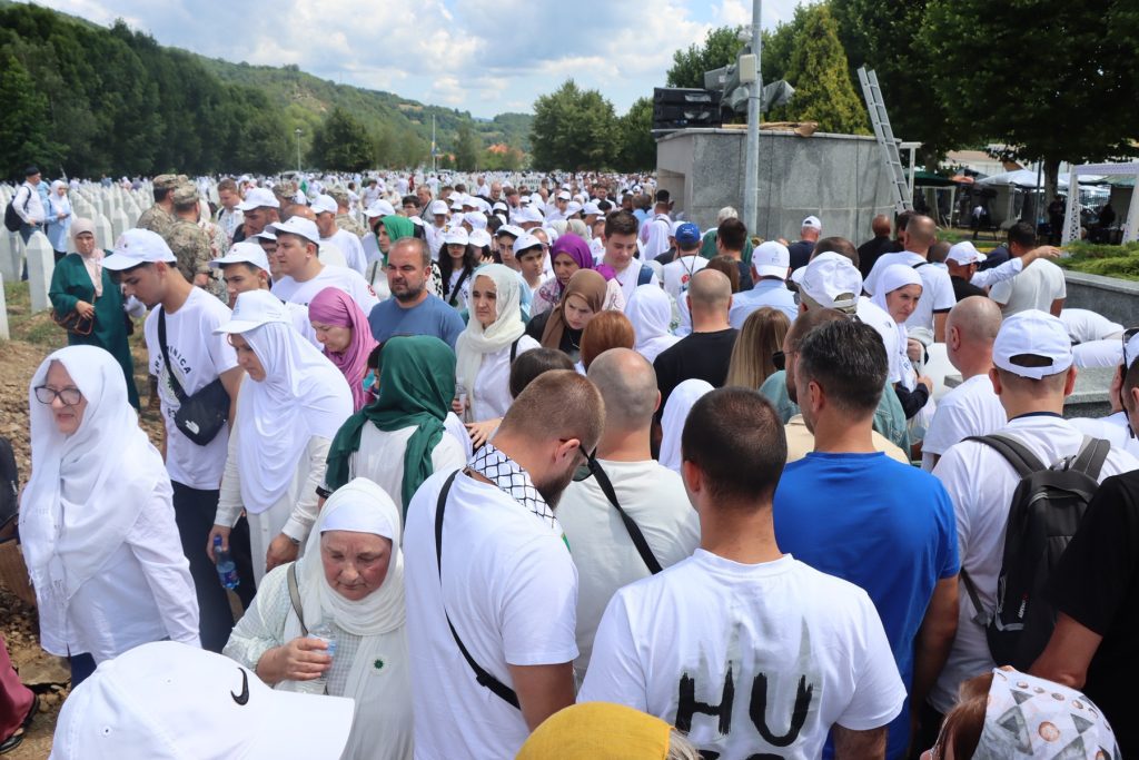 UŽIVO: Komemoracija i kolektivna dženaza žrtvama genocida u Srebrenici