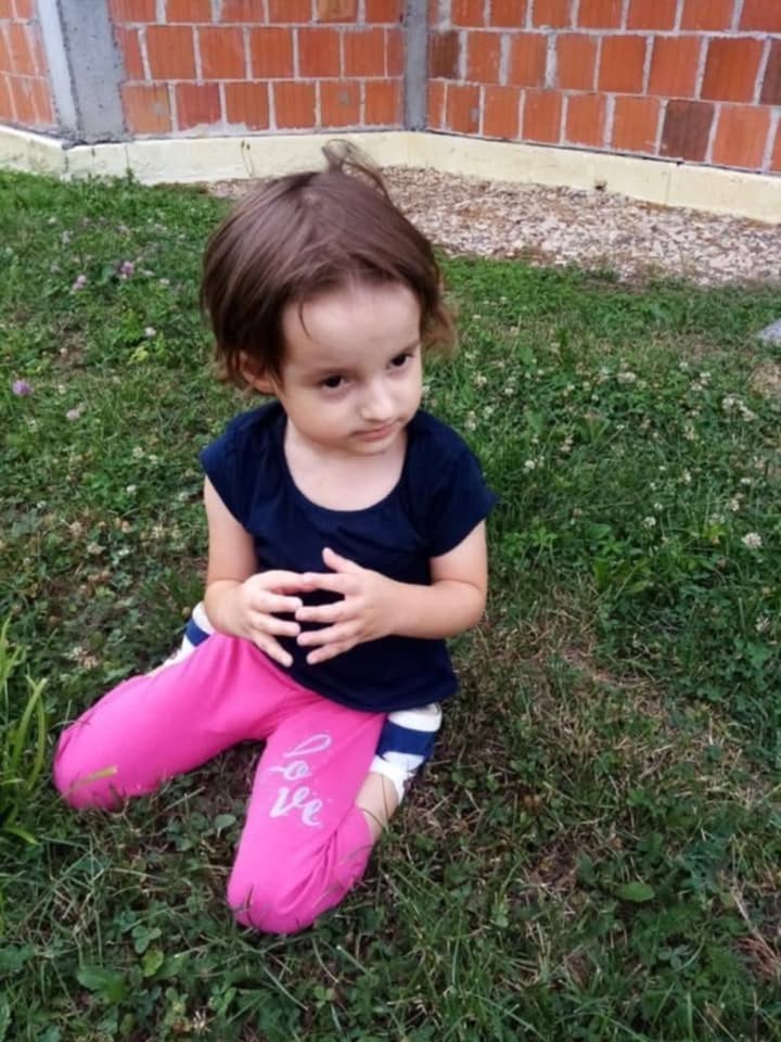 Borba male Nermine iz Tešnja: Porodici hitno potrebna pomoć za liječenje u Turskoj