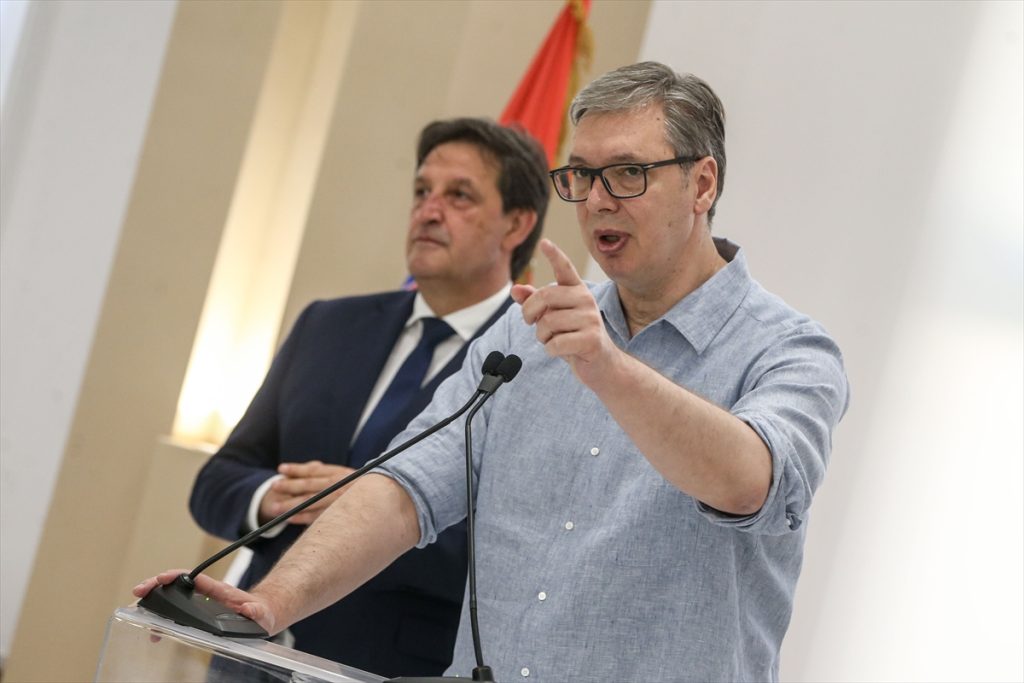 Vučić optužuje bošnjačke političare za haos u Novom Pazaru: Počela hapšenja, ekstremisti koriste studente