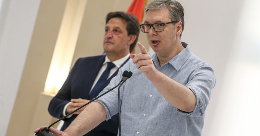 Vučić optužuje bošnjačke političare za haos u Novom Pazaru: Počela hapšenja, ekstremisti koriste studente