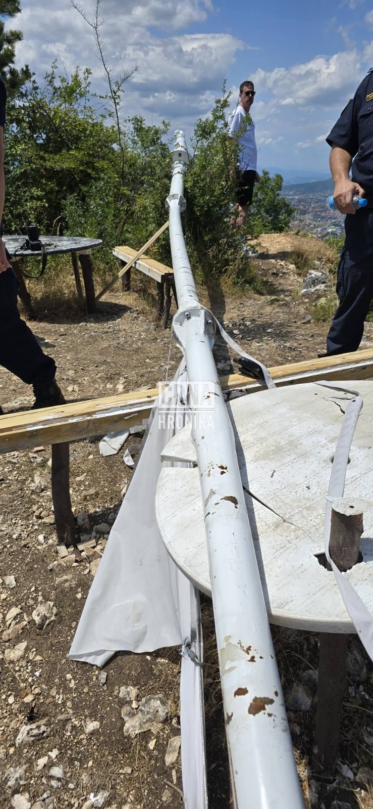 Provokacija na Trebeviću: Uništena zastava Republike BiH na godišnjicu genocida u Srebrenici