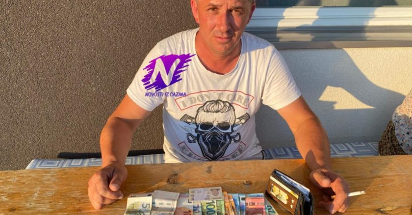 Haris Babić iz Cazina pronašao pun novčanik i vratio vlasniku