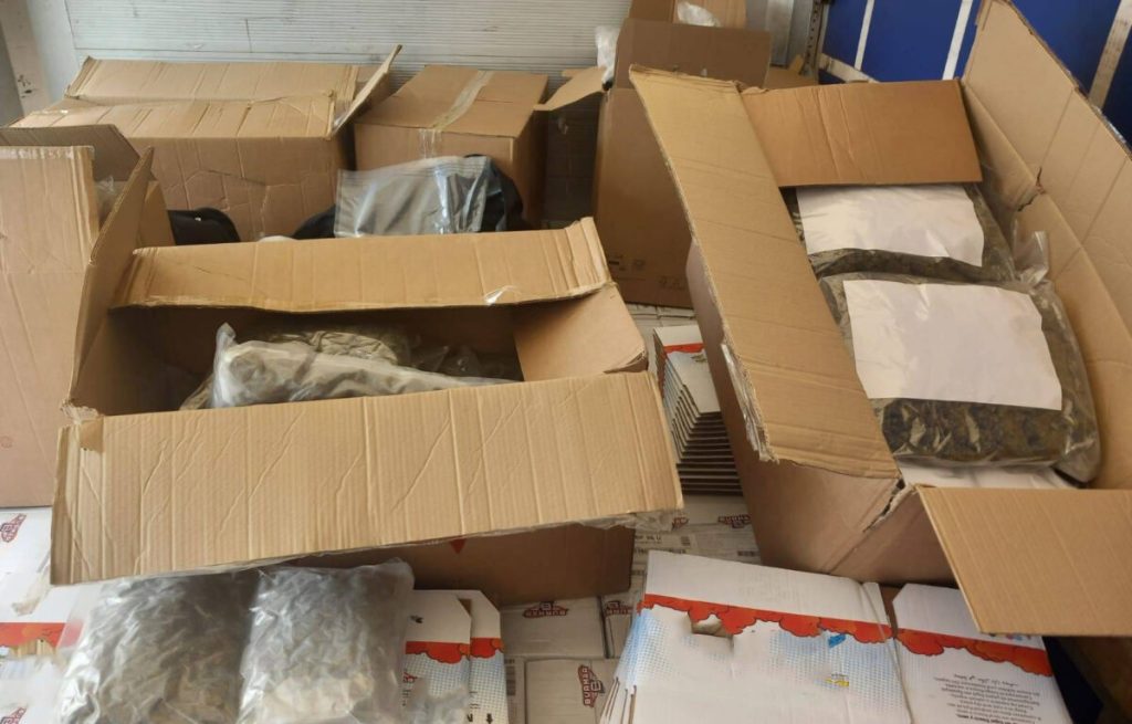 VELIKA ZAPLJENA NA GRANICI: U kamionu pronađeno preko 105 kg marihuane i 2 kg kokaina