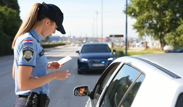 Trojica državljana BiH uhapšena u Hrvatskoj zbog isticanja obilježja RS i veličanja entitetske vojske