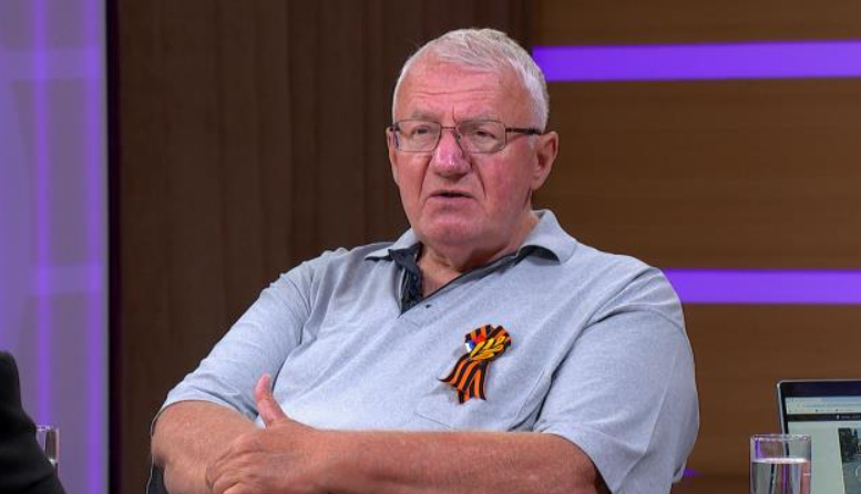 Vojislav Šešelj iznosi kontroverznu tvrdnju o Srebrenici: “Izetbegović je pristao na žrtvovanje 5000 Bošnjaka radi NATO intervencije”