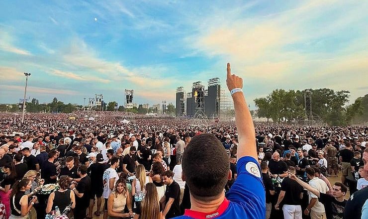 Filip Ivić dobio otkaz u Srbiji zbog fotografije s Thompsonovog koncerta
