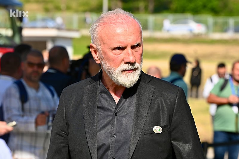 Dino Merlin u Potočarima: "Tišina. Praznina. Sjećanje."