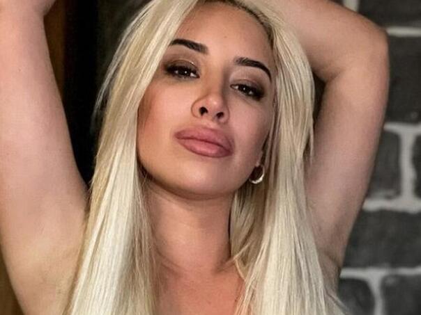 Neviđena scena: Bh. pjevačica zabavljala goste na svadbi bivšeg momka, mlada nije imala pojma!