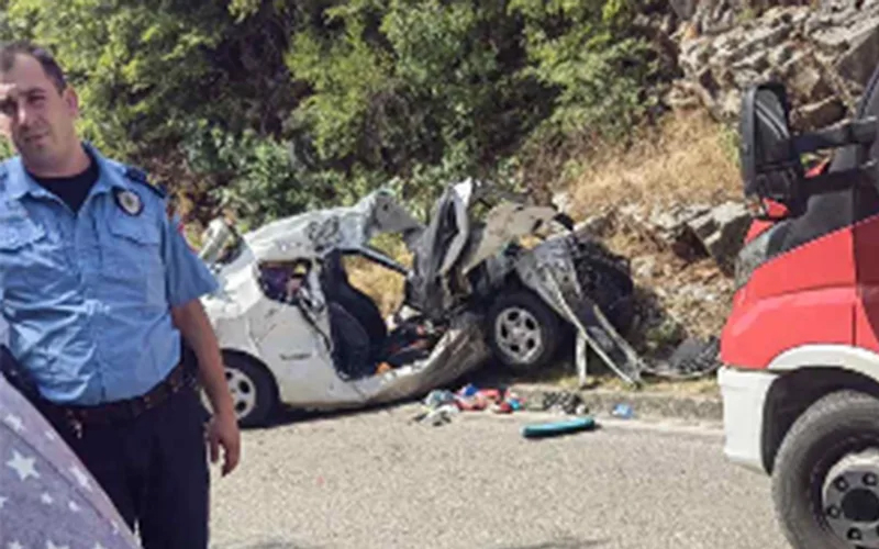 Dvije mlade djevojke izgubile život u teškoj nesreći kod Bileće: Sudar automobila i kamiona zaustavio saobraćaj