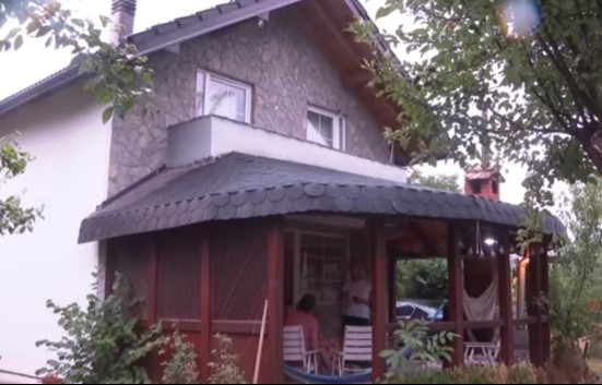 Pogledajte gdje danas živi Damir iz serije "Lud, zbunjen, normalan" Moamer Kasumović otkrio porodično imanje u Bijelom Polju