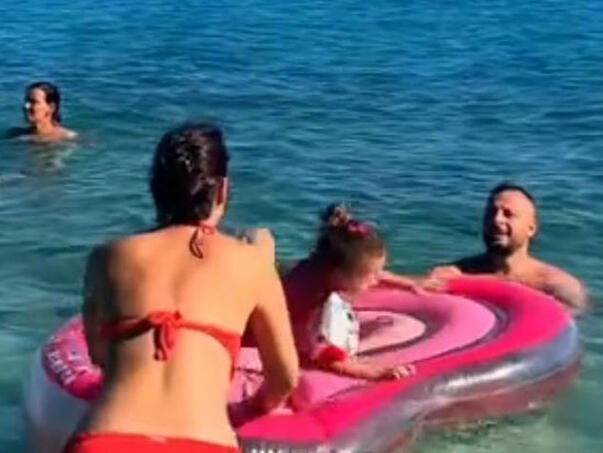Da nije Bosanaca, sezona bi propala, viralni video sa plaže oduševio regiju