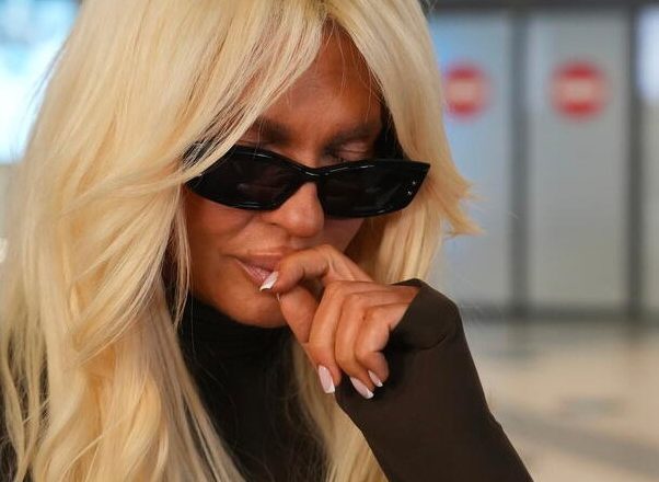 Jeleni Karleuši ponovo ugašen Instagram profil: Kontroverzne objave dovele do suspenzije