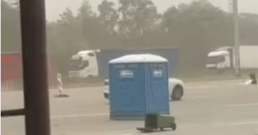 Nevrijeme u Hrvatskoj odnijelo toalet prema Srbiji!