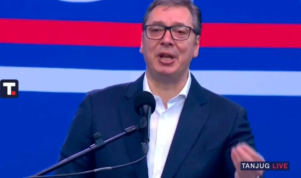 Vučić uputio emotivnu poruku građanima: “Kao Boga vas molim, ne rušite Srbiju”