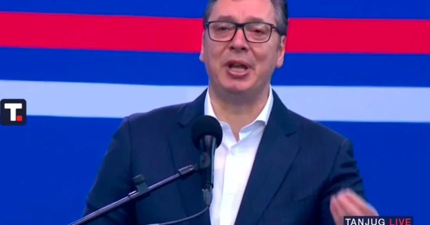 Vučić uputio emotivnu poruku građanima: “Kao Boga vas molim, ne rušite Srbiju”