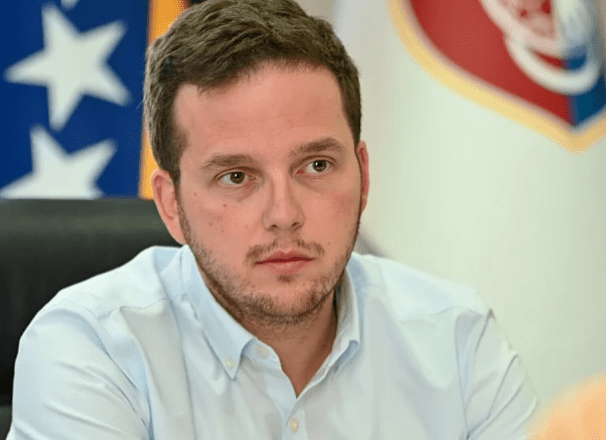 KS na klimavim nogama: ‘Između čekića i nakovnja’ – Veliki planovi za stanovanje, ali i veliki problemi!