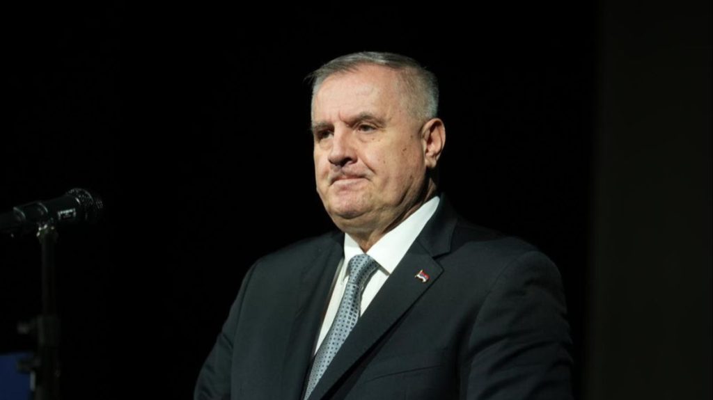 Višković: “Išao sam sam na ćevape u Sarajevo, pola ljudi me gledalo kao vanzemaljca”