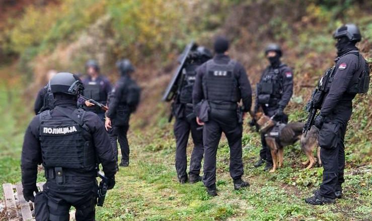 Masovna tučnjava u Beogradu: Očevi se posvađali, sinovi došli sa sjekirama