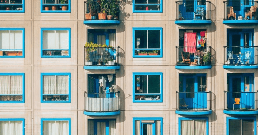 Žena s Balkana kažnjena u Njemačkoj zbog sušenja veša na balkonu (FOTO)