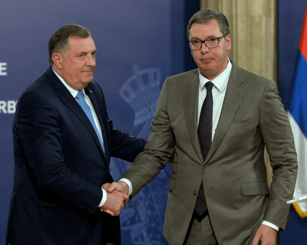 Puklo između Vučića i Dodika? Beograd nezadovoljan potezima lidera RS