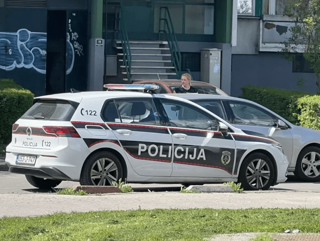 Policija pronašla teško povrijeđenu ženu u Kiseljaku: Preminula na putu do KCUS-a
