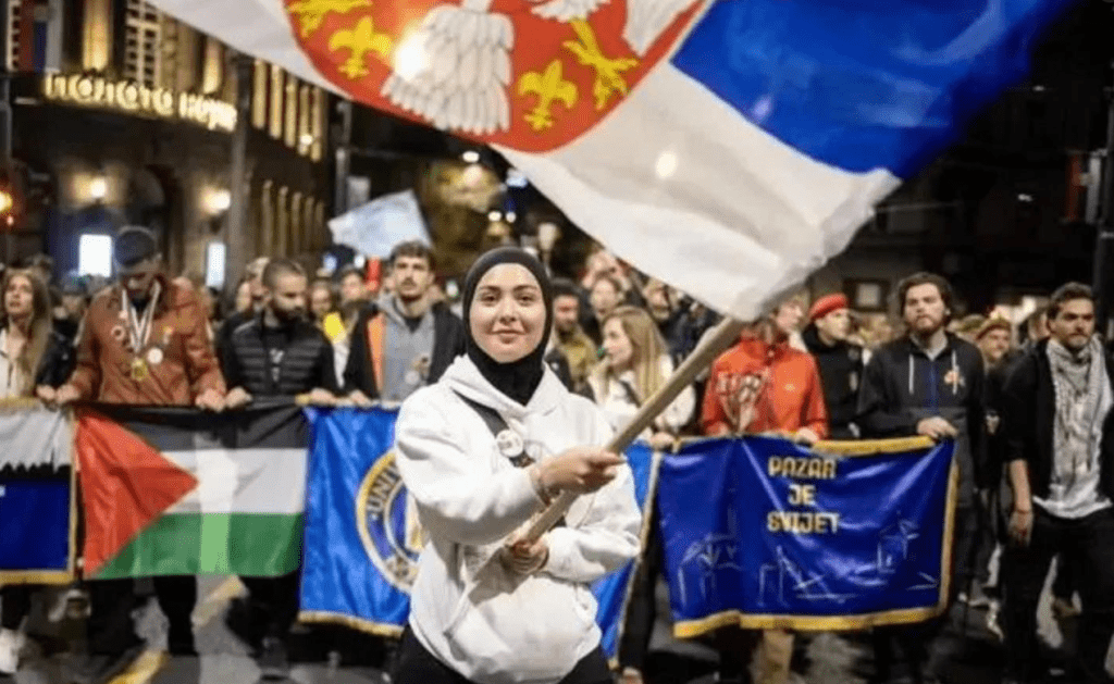 MERIMA IZ NOVOG PAZARA: ŽENA S HIDŽABOM KOJA JE POKRENULA SRBIJU: “MALA GRUPA LJUDI MOŽE PROMIJENITI SVE”