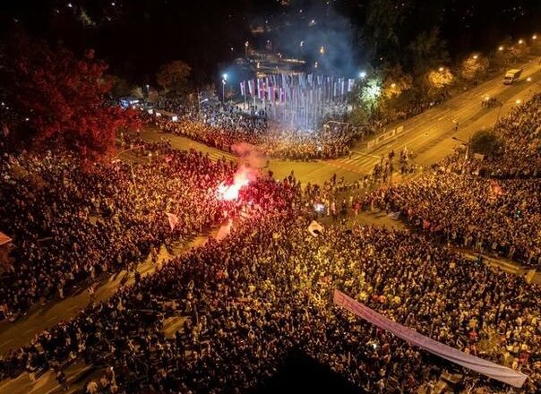 HILJADE LJUDI NA ULICAMA NOVOG SADA: Najveći skup u historiji Srbije
