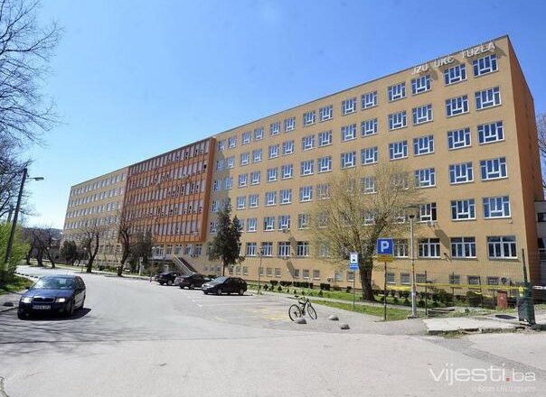 TRAGEDIJA U TUZLI: Pacijent u UKC-u skočio sa visine i izvršio samoubistvo