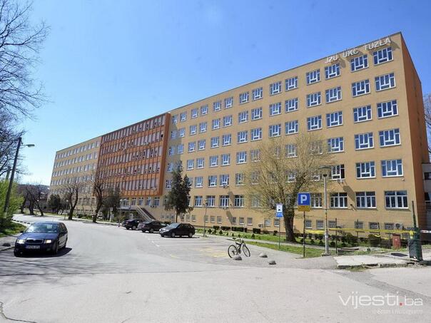 TRAGEDIJA U TUZLI: Pacijent u UKC-u skočio sa visine i izvršio samoubistvo