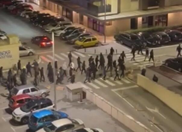 Podgorica na ivici sukoba: Građani s palicama viču “Turci napolje”! (VIDEO)