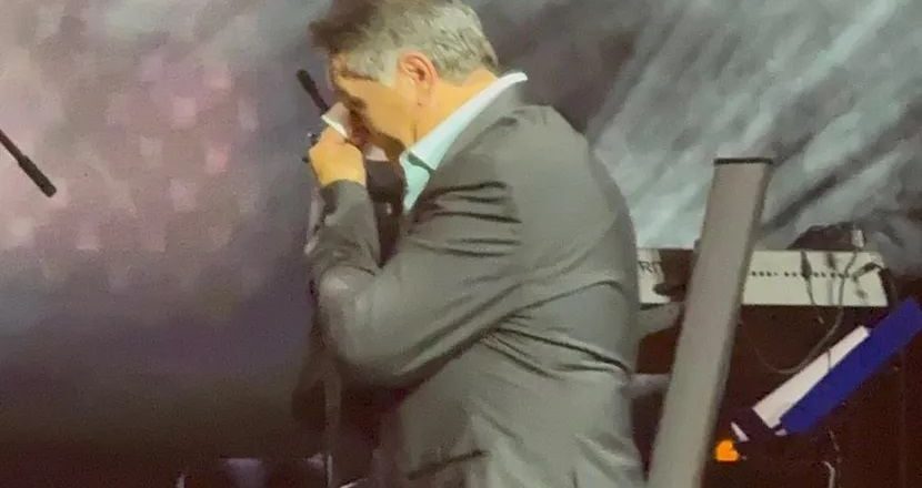 Prekinut koncert, obezbjeđenje doletjelo do Halida Muslimovića: Evo šta se desilo