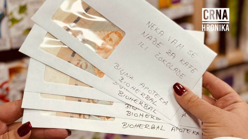 Sarajevska apoteka petkom daruje penzionere: Koverte s novčanim poklonom izmamile osmijehe