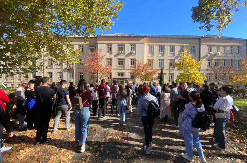Pogledajte kakvu poruku je Vučić dobio iz Banja Luke (VIDEO)
