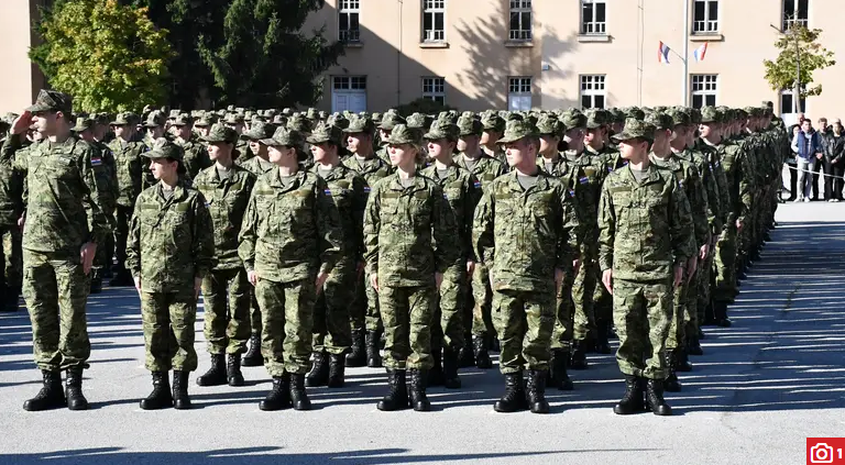 Imaš dvojno državljanstvo? Hrvatska poručuje: Služiti ćeš vojni rok bez obzira gdje živiš