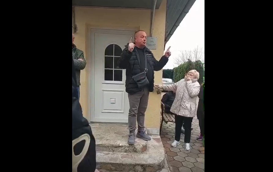 Ko od muslimana proda Srbinu kuću, da Bog da mu pomrla i djeca i unučad