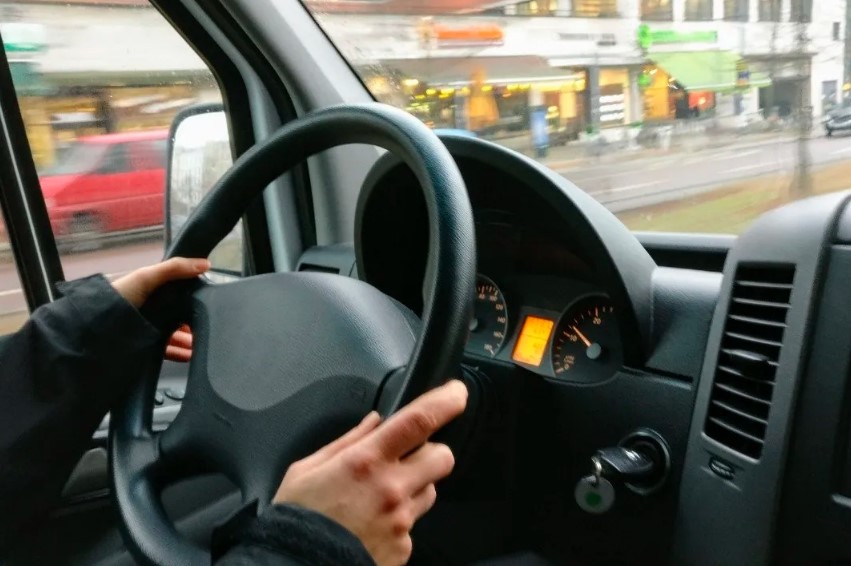 Vozači, ne ignorirajte upozorenja: Ove predmete sutra morate izvaditi iz automobila