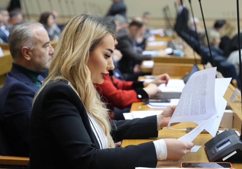 Šljivić demantovala tvrdnje da je frizerka: "Moj bjuti salon je jedan od najsavremenijih"