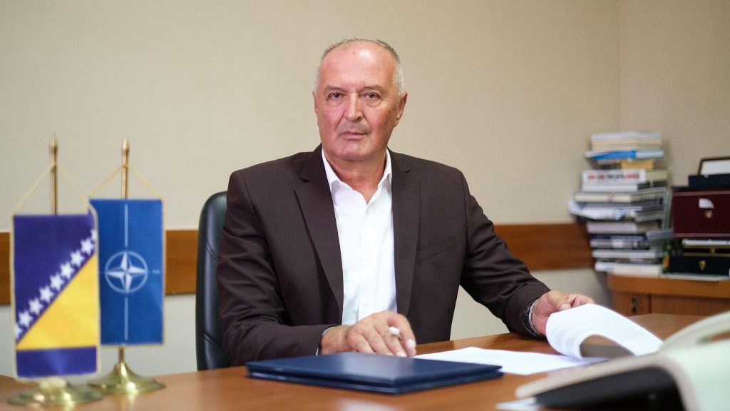 Helez odbio dozvoliti mađarskom funkcioneru Sijartu da sleti u Banju Luku: Godinama podržava Dodika