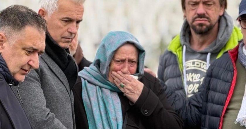 Dirljiv prizor na Halidovom mezaru: Sejda se prvi put pojavila u javnosti