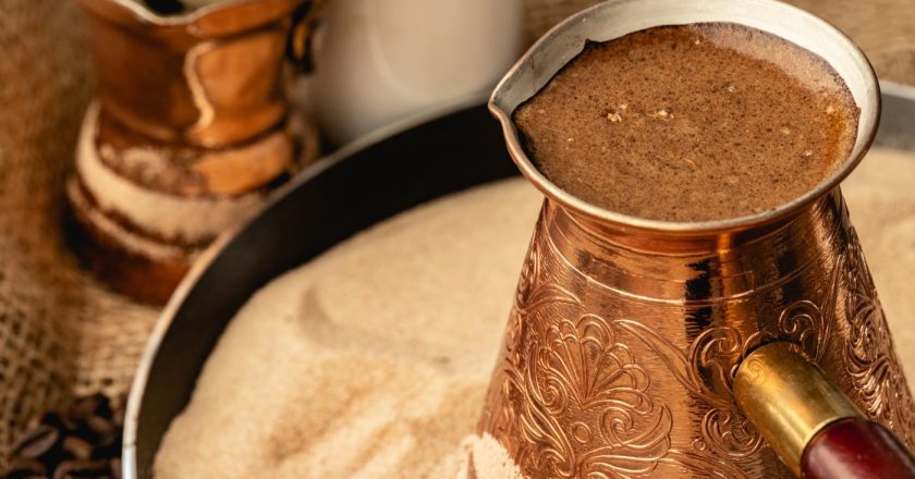 Savršena gustina i aroma: Evo na koji način Turci pripremaju kafu, jedan korak je ključan