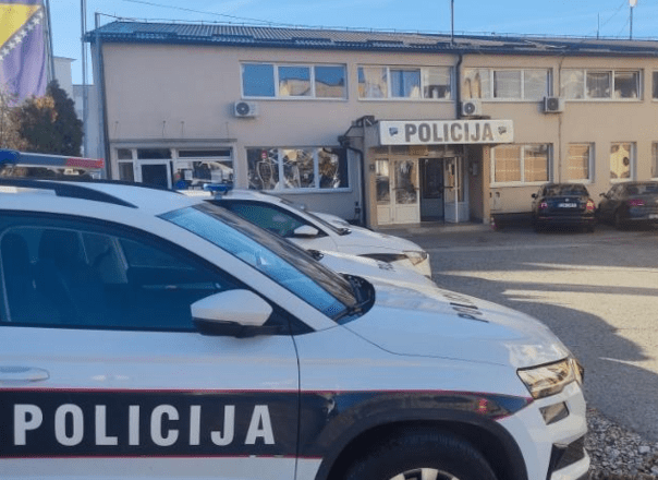 Kalesija: Uhapšen zbog nasilja u porodici, preminuo u prostorijama policijske stanice