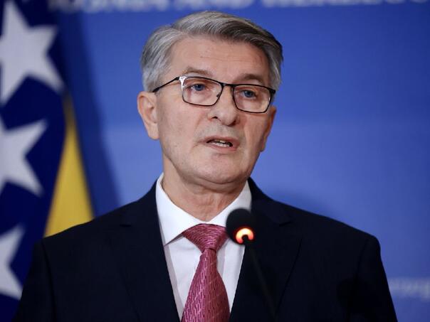 Mehmedović o skandalu u Budimpešti: Podržao bojkot mađarskih proizvoda i prozvao institucije BiH zbog pasivnosti