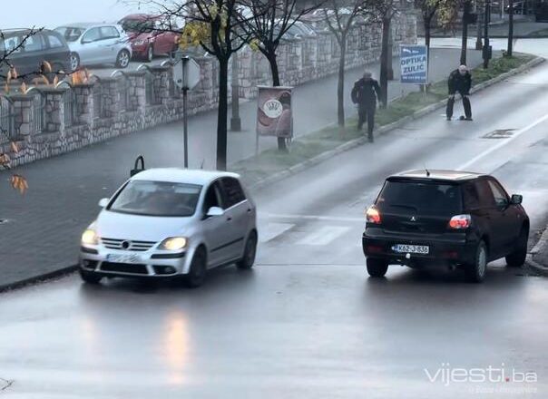 Kalesija: Ubijen jedan od pljačkaša, tijelo pronađeno nakon što su ga izbacili iz vozila