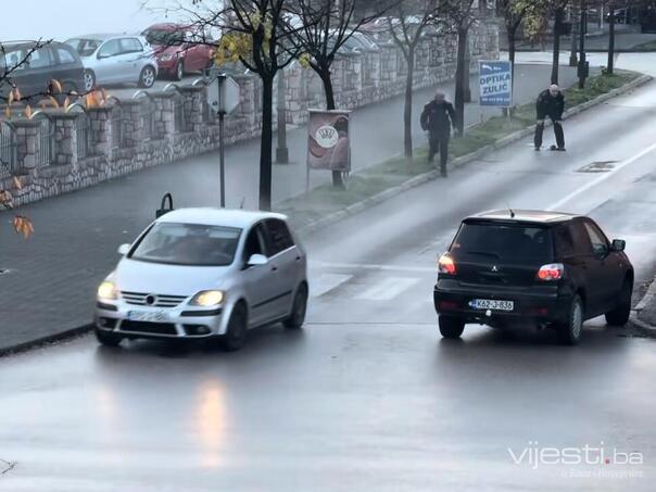 Kalesija: Ubijen jedan od pljačkaša, tijelo pronađeno nakon što su ga izbacili iz vozila